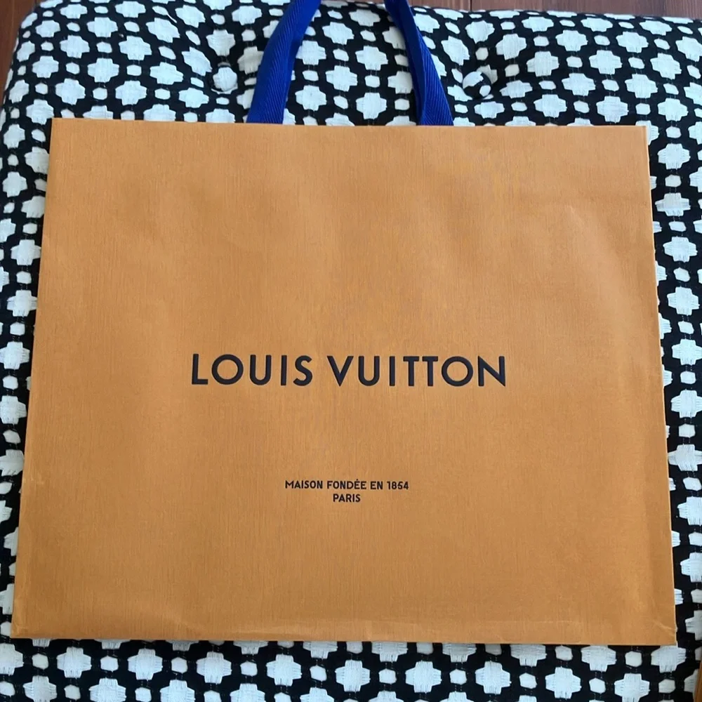 Set of 5 Louis Vuitton Medium Shopping Bags - Picture 3 of 6